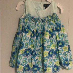 Adorable floral baby dress 👗